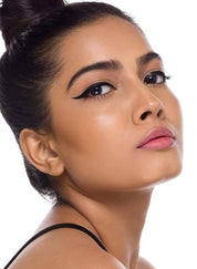 SUGAR Cosmetics Gloss Boss 24Hr Glossy Eyeliner Gel With Brush
